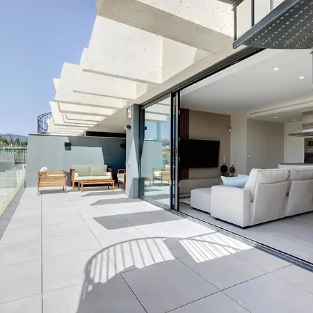 Ocean View Penthouse With Jacuzzi *