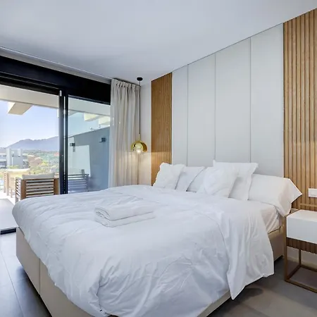 Ocean View Penthouse With Jacuzzi